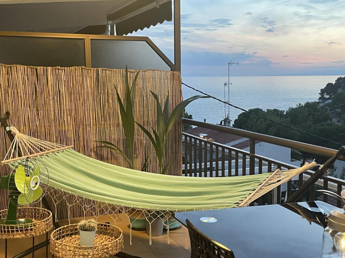 Beach Front Retro Hideaway In Салоу Екстер'єр фото