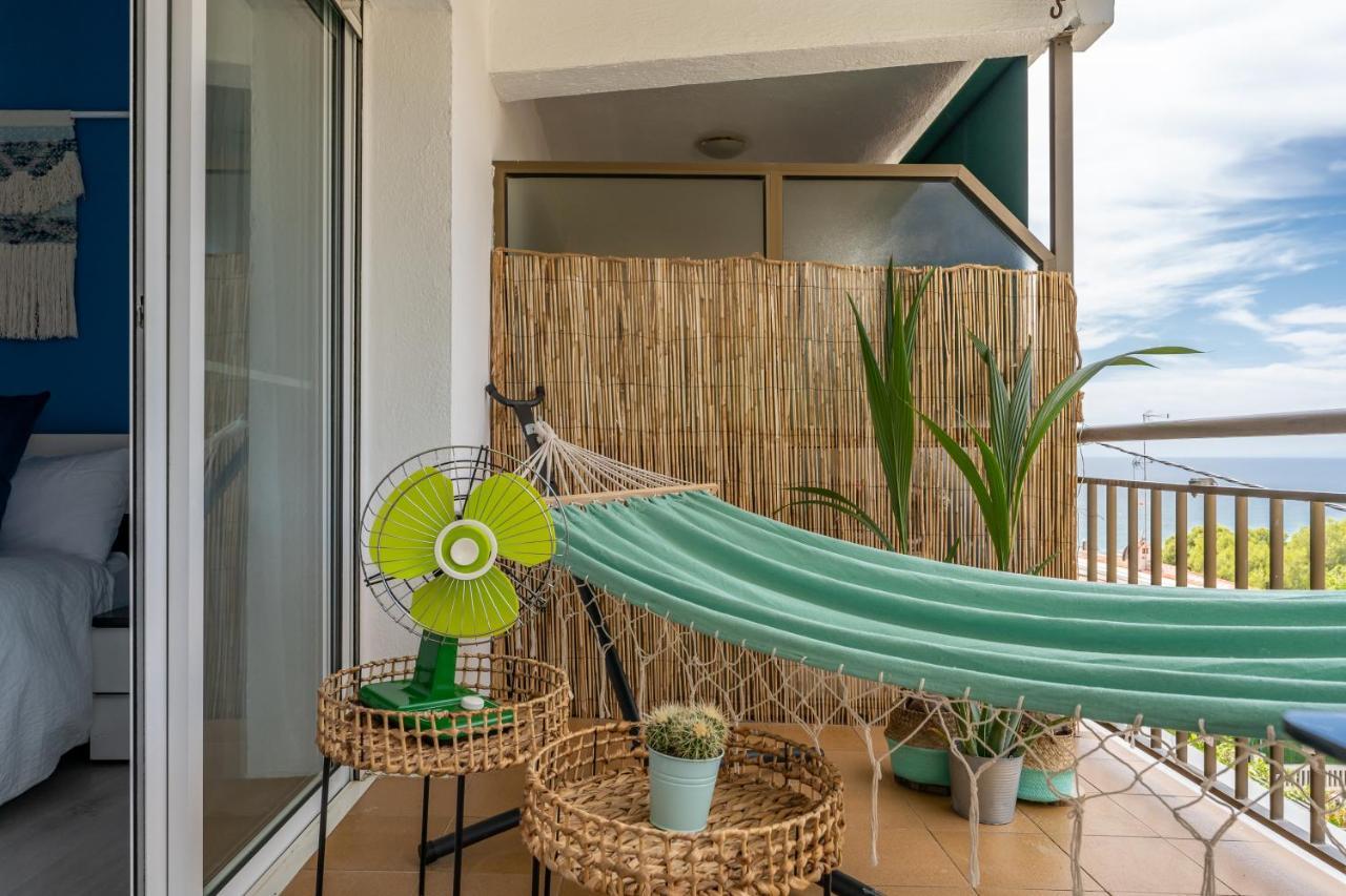 Beach Front Retro Hideaway In Салоу Екстер'єр фото
