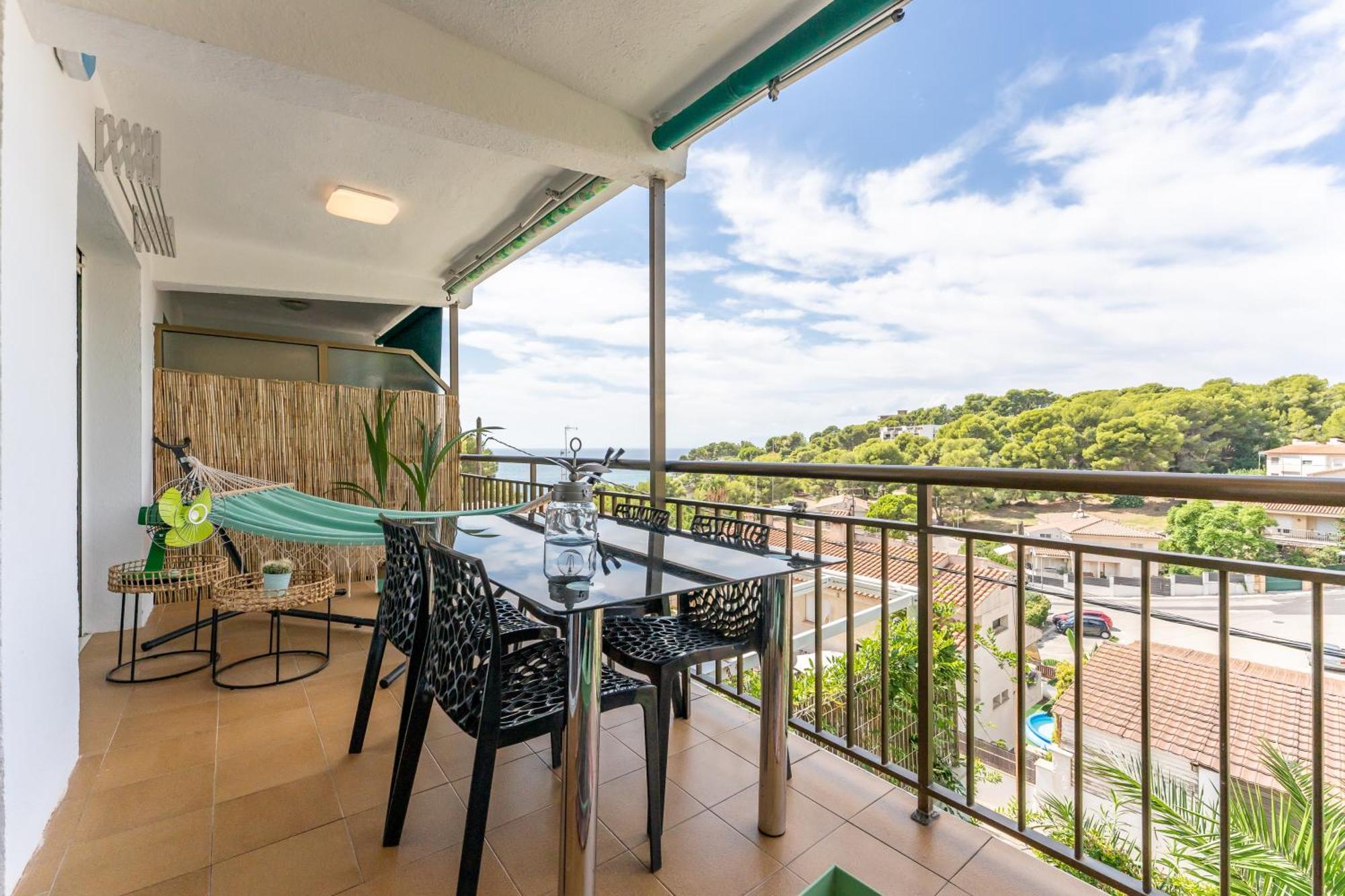 Beach Front Retro Hideaway In Салоу Екстер'єр фото